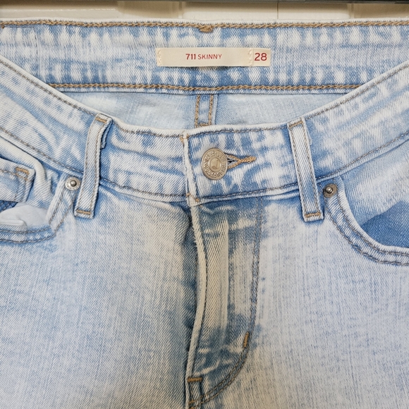 LEVI'S light wash skinny jeans - Picture 3 of 8